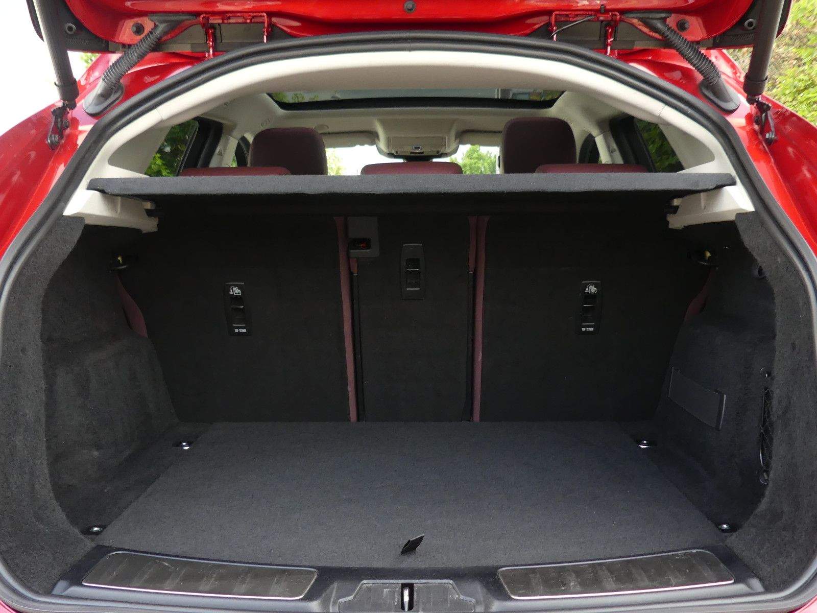 JAGUAR E-Pace R-Dynamic HSE. AWD. SHZ. 360CAM. ACC. LED