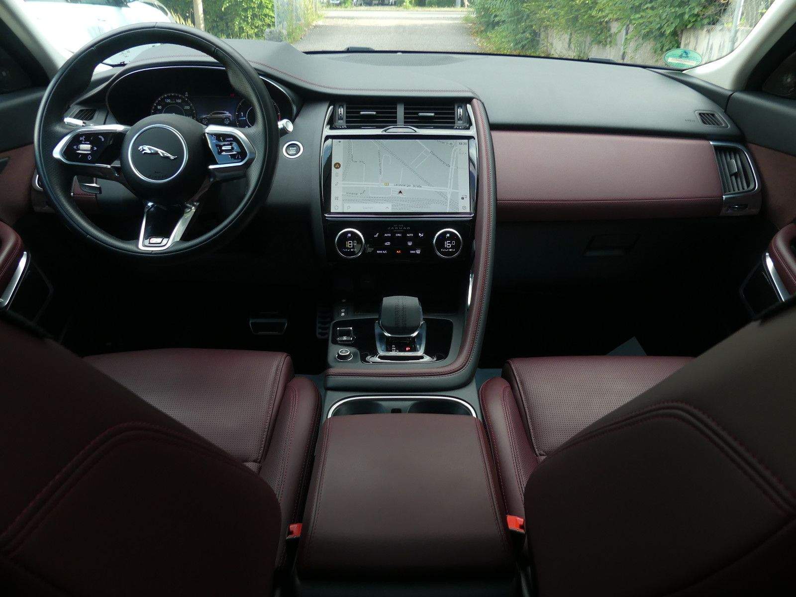 JAGUAR E-Pace R-Dynamic HSE. AWD. SHZ. 360CAM. ACC. LED