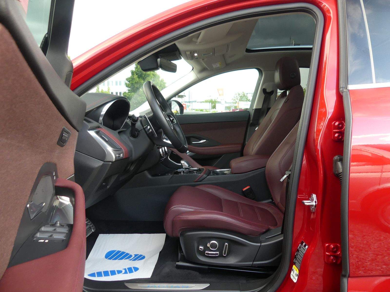 JAGUAR E-Pace R-Dynamic HSE. AWD. SHZ. 360CAM. ACC. LED