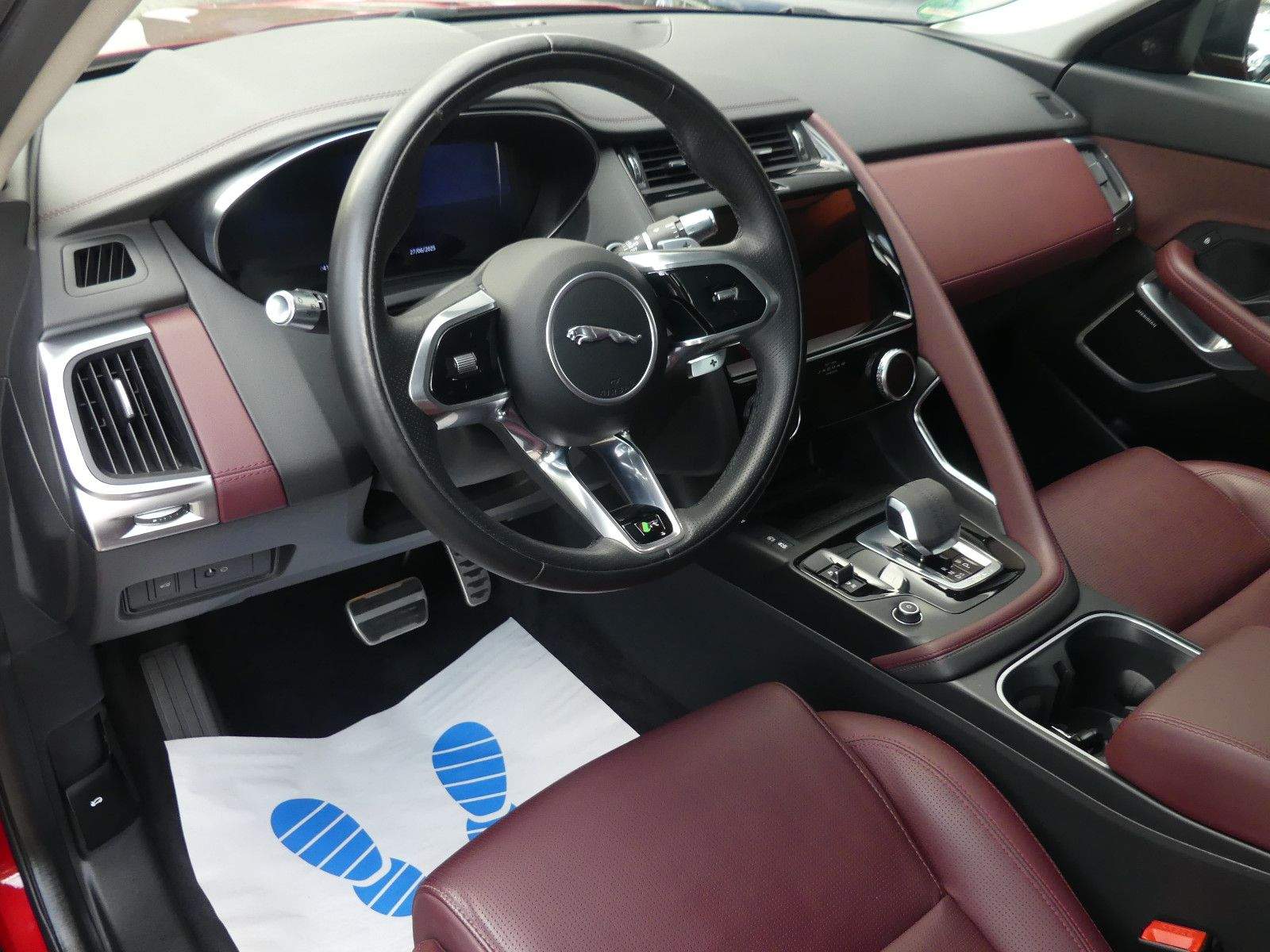 JAGUAR E-Pace R-Dynamic HSE. AWD. SHZ. 360CAM. ACC. LED