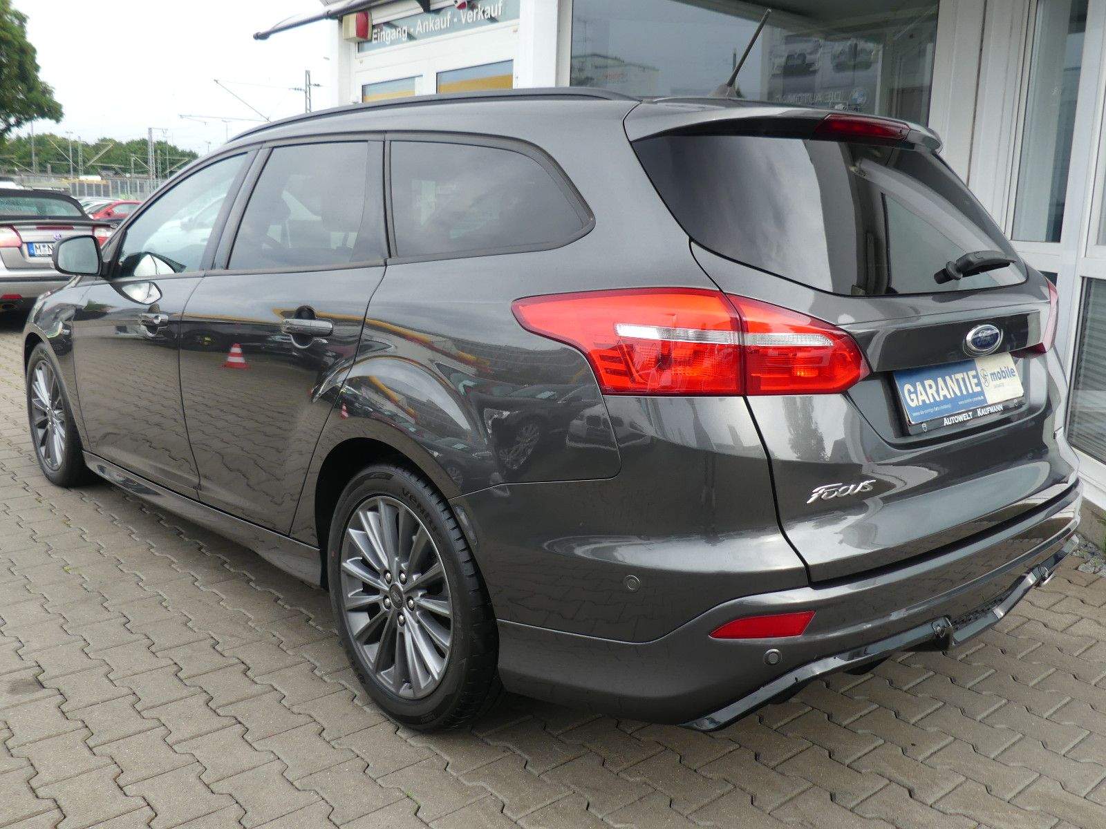 FORD Focus ST-Line Apple Carplay Bi-Xenon PDC Sitzhei