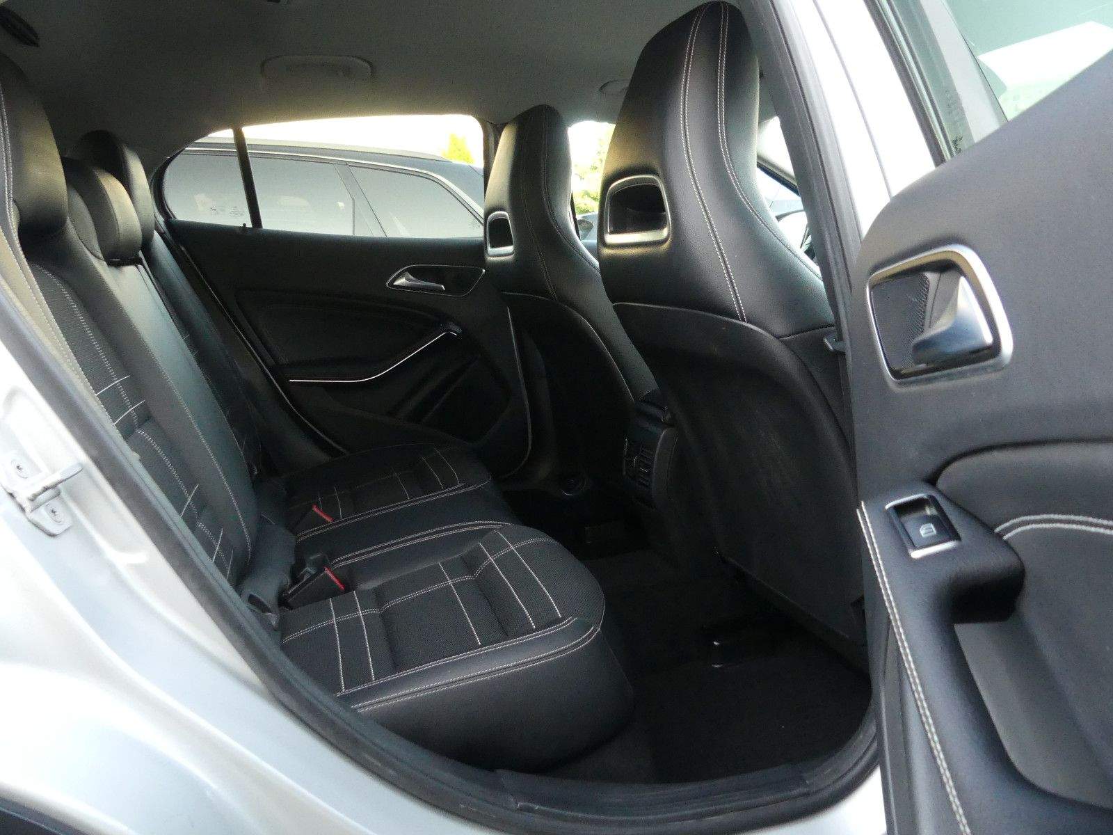 MERCEDES-BENZ GLA 220 CDI 4Matic Urban Night Navi