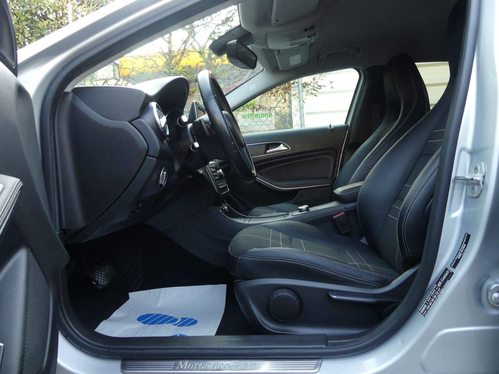 MERCEDES-BENZ GLA 220 CDI 4Matic Urban Night Navi