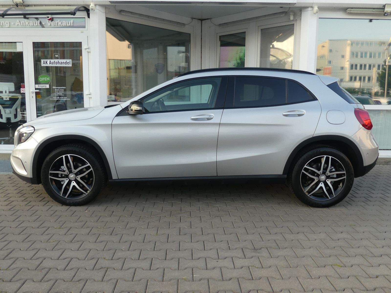 MERCEDES-BENZ GLA 220 CDI 4Matic Urban Night Navi