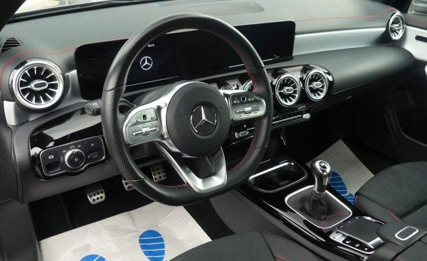 MERCEDES-BENZ CLA 180 AMG-Line LED Leder Kamera Navi