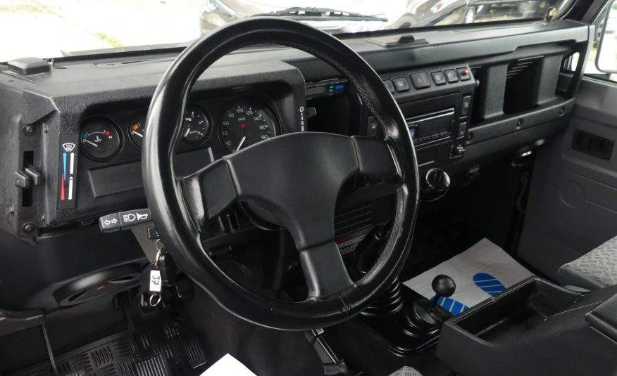 LAND ROVER Defender 110 SE Station Wagon TD5
