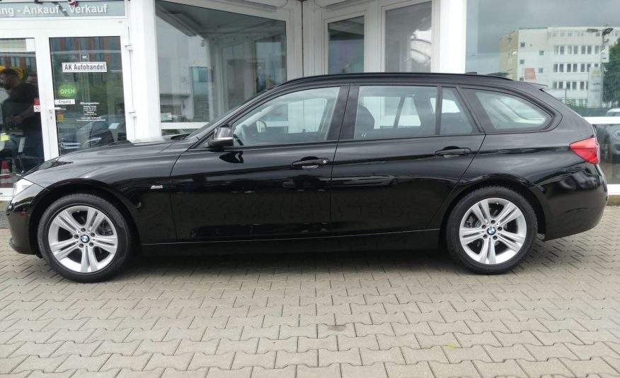 BMW 318i Touring Sport Line Panorama Nav Hud CarPlay