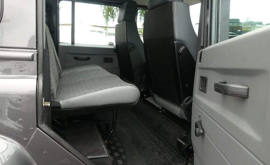 LAND ROVER Defender 110 SE Station Wagon TD5