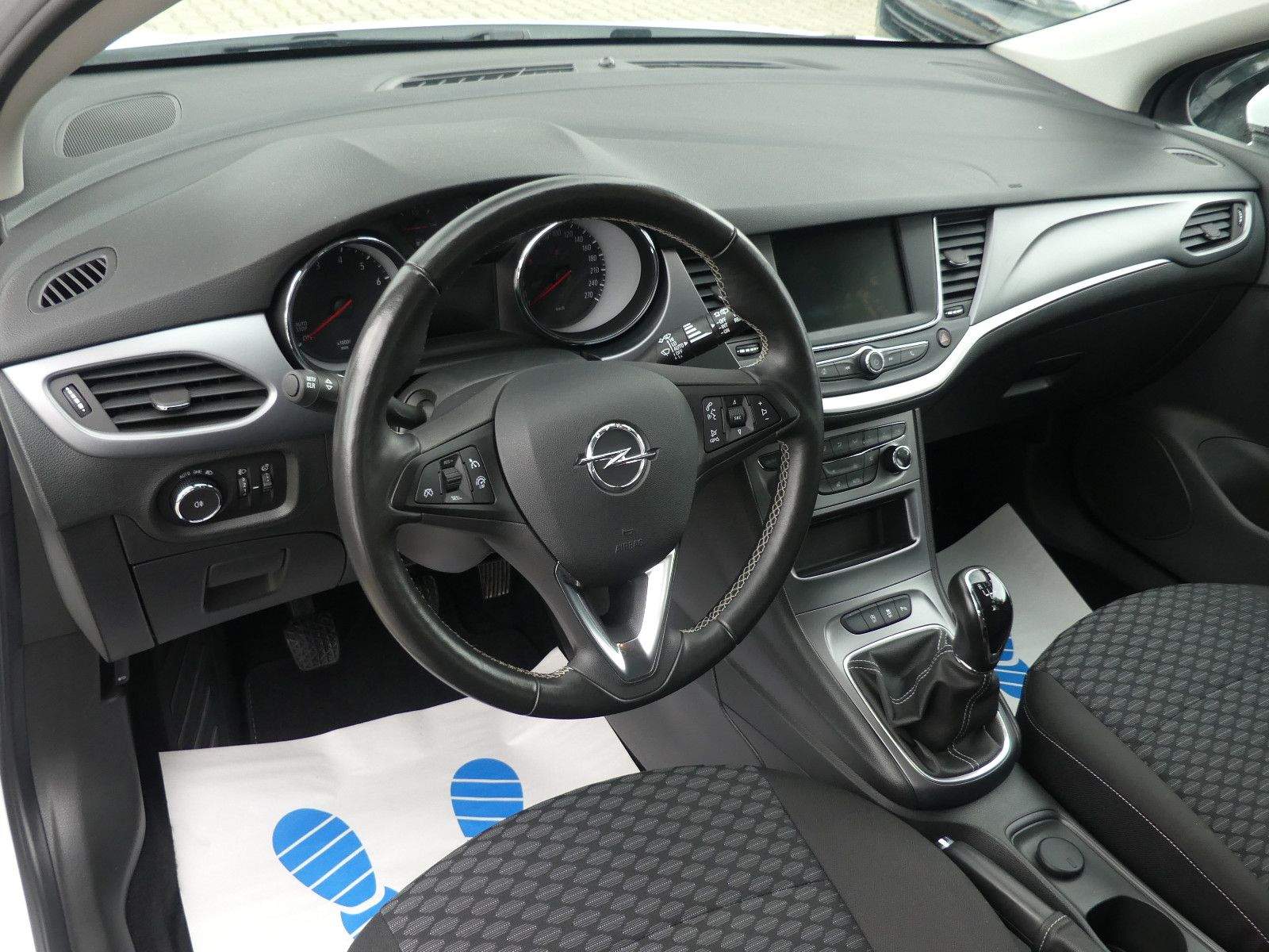 OPEL Astra K Lim. Edition LED Lenkradheiz Shz CarPlay