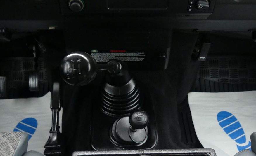 LAND ROVER Defender 110 SE Station Wagon TD5