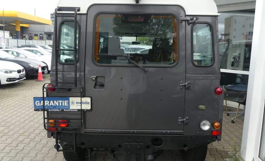 LAND ROVER Defender 110 SE Station Wagon TD5
