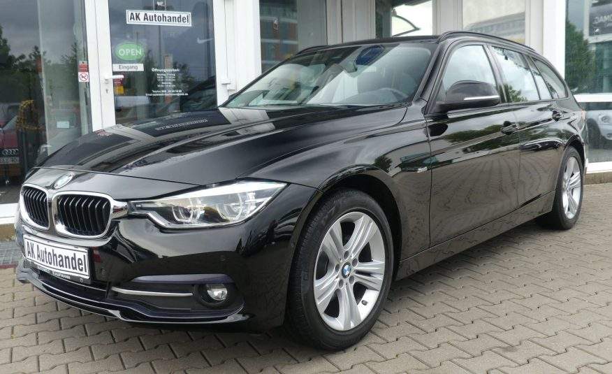 BMW 318i Touring Sport Line Panorama Nav Hud CarPlay