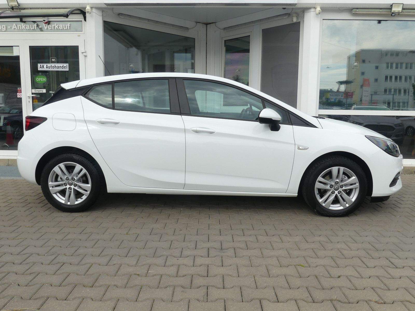 OPEL Astra K Lim. Edition LED Lenkradheiz Shz CarPlay