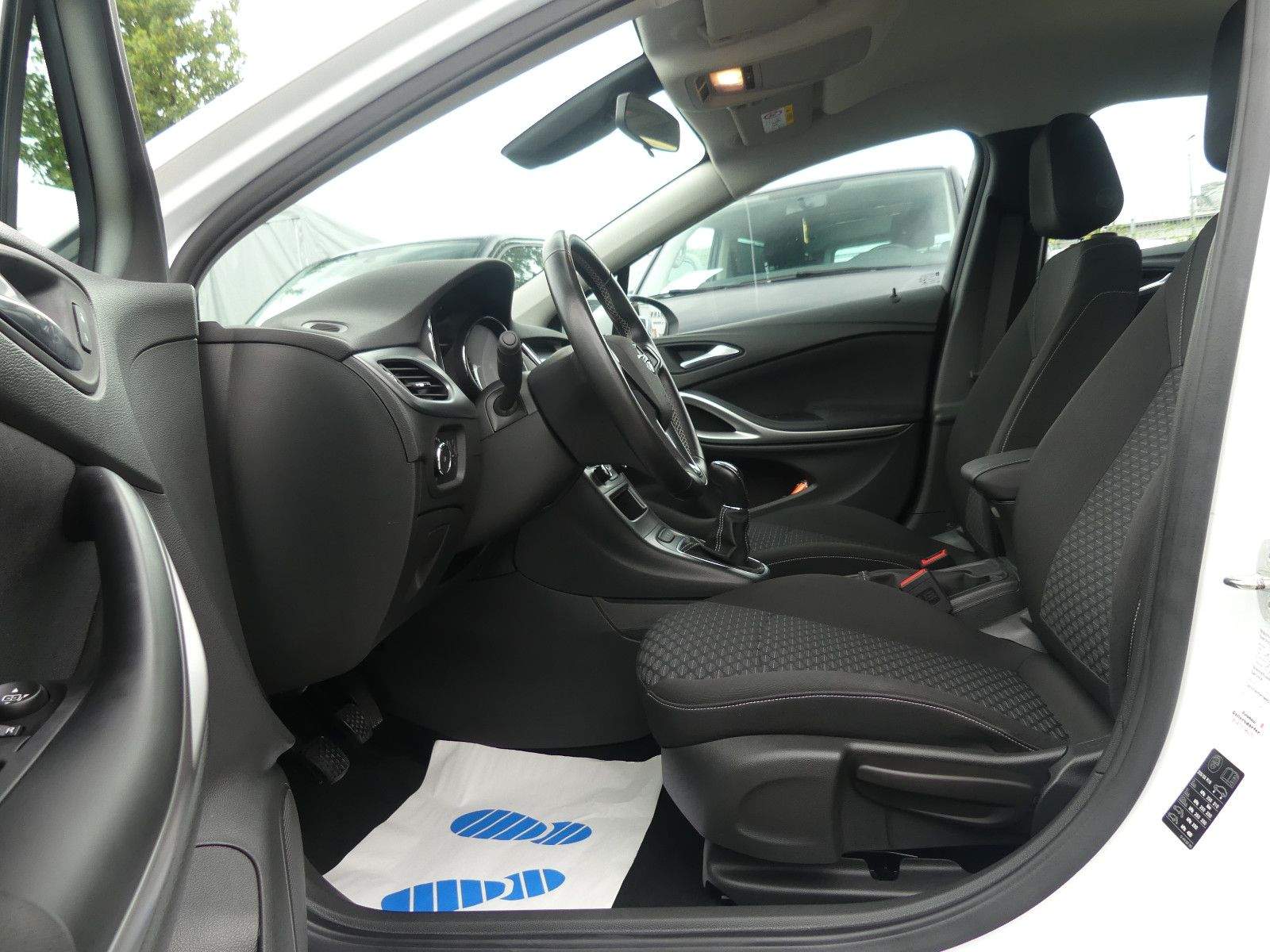 OPEL Astra K Lim. Edition LED Lenkradheiz Shz CarPlay