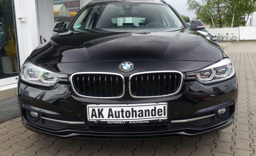BMW 318i Touring Sport Line Panorama Nav Hud CarPlay