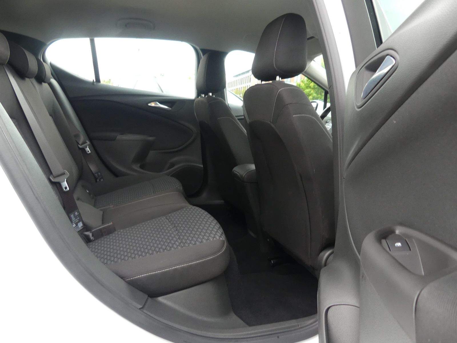 OPEL Astra K Lim. Edition LED Lenkradheiz Shz CarPlay