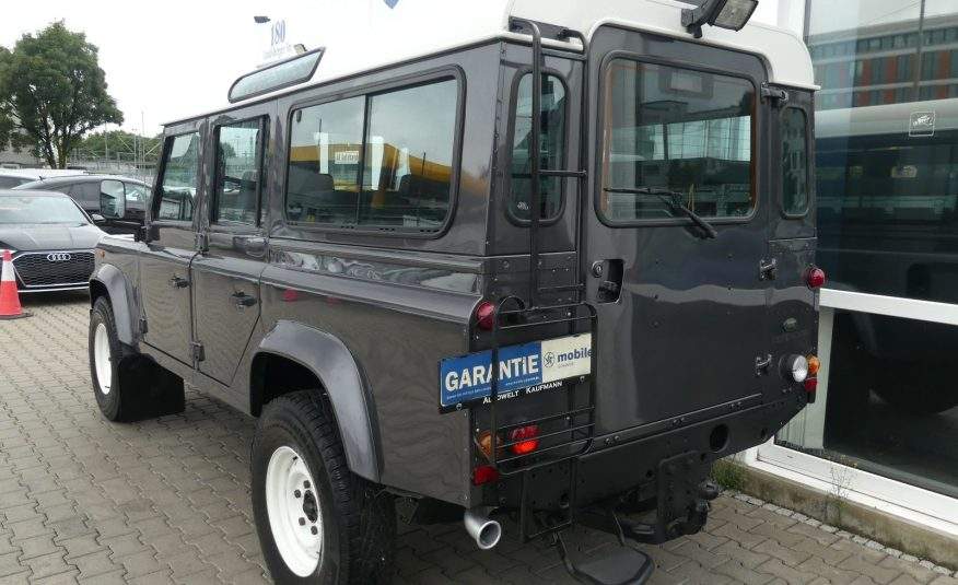 LAND ROVER Defender 110 SE Station Wagon TD5