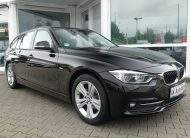 BMW 318i Touring Sport Line Panorama Nav Hud CarPlay
