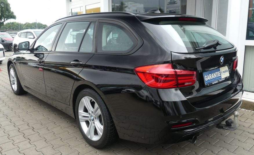 BMW 318i Touring Sport Line Panorama Nav Hud CarPlay