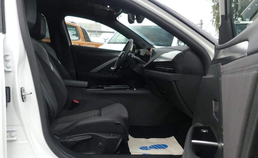 OPEL Astra Lim. Ultimate Intelli Aut ACC LED Leder