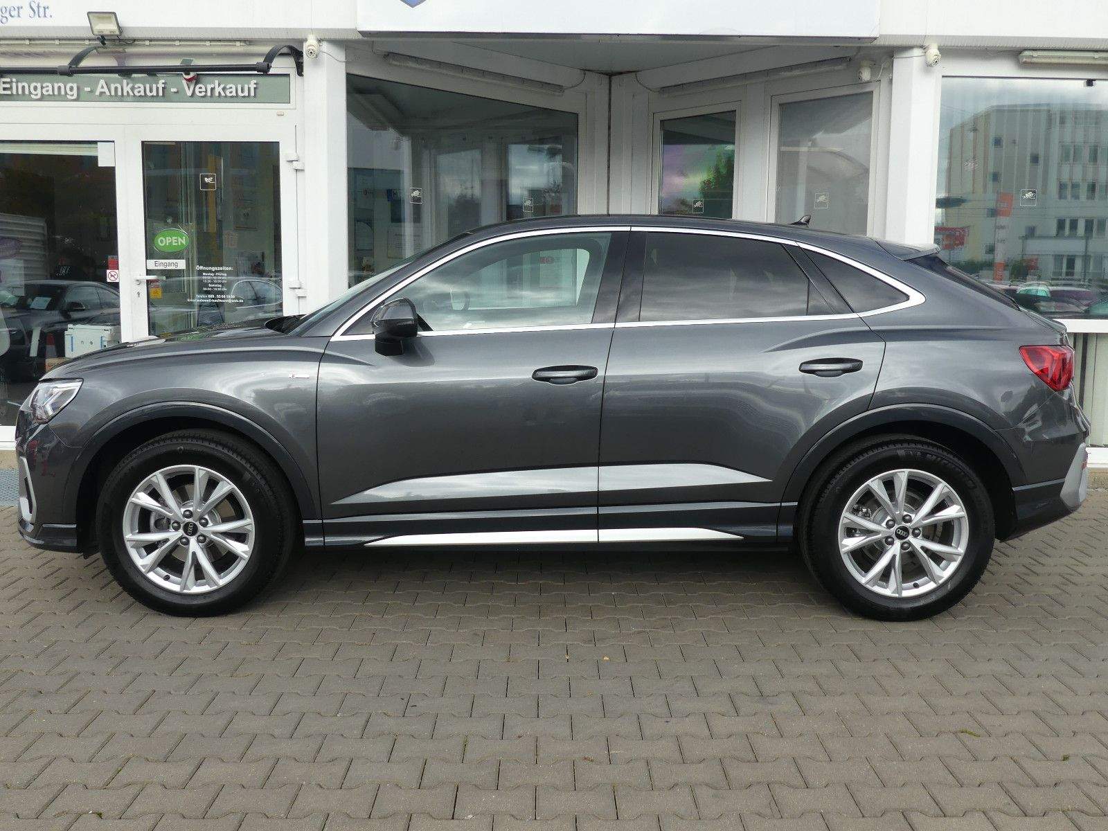 AUDI Q3 Sportback 35 TFSI S line LED Leder Camera Nav