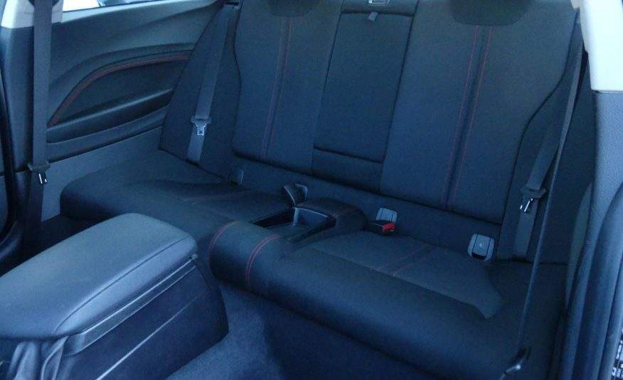 BMW 220i Sport-Aut. Sport Line Coupe LED Navi
