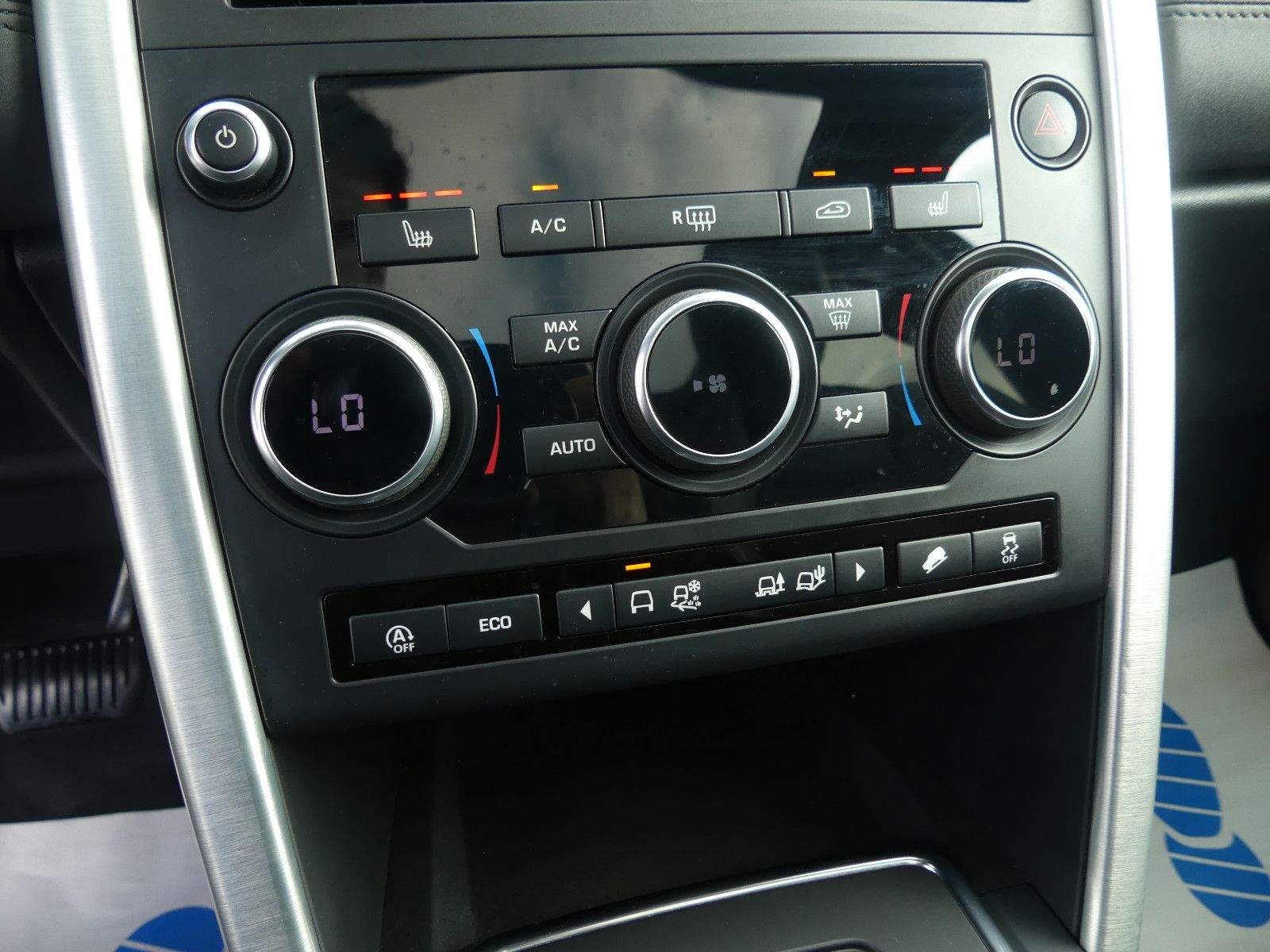 LAND ROVER Discovery Sport SE AWD Navi. Cam. Pano. Meridian