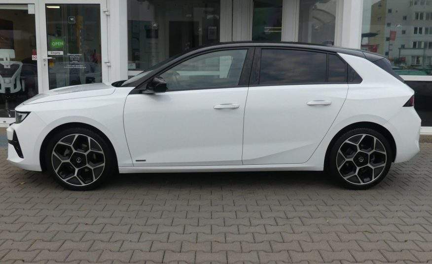 OPEL Astra Lim. Ultimate Intelli Aut ACC LED Leder