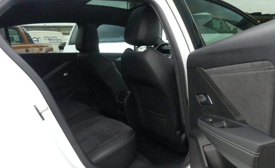 OPEL Astra Lim. Ultimate Intelli Aut ACC LED Leder