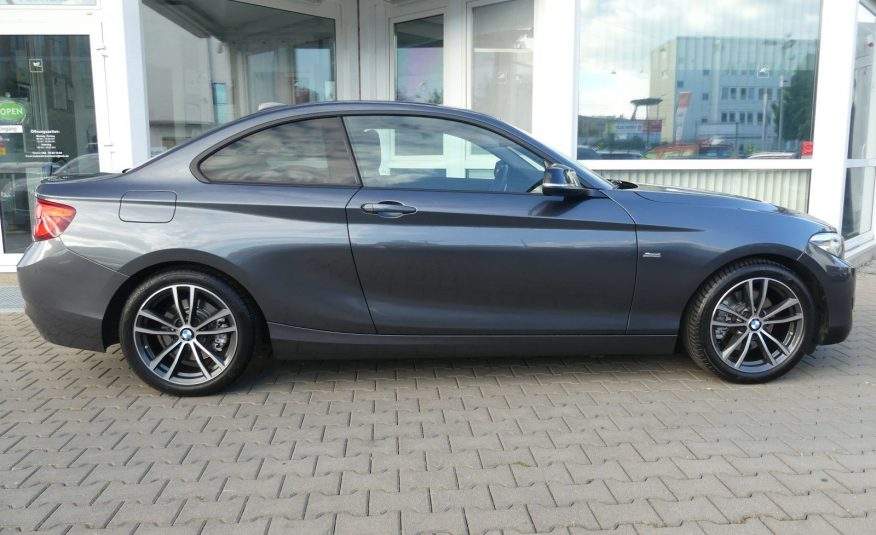 BMW 220i Sport-Aut. Sport Line Coupe LED Navi