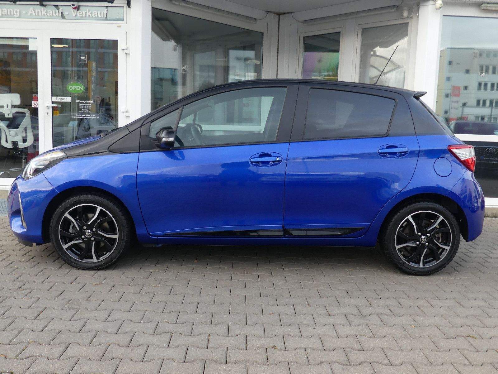 TOYOTA Yaris Style Selection Kamera Sitzheizung DAB