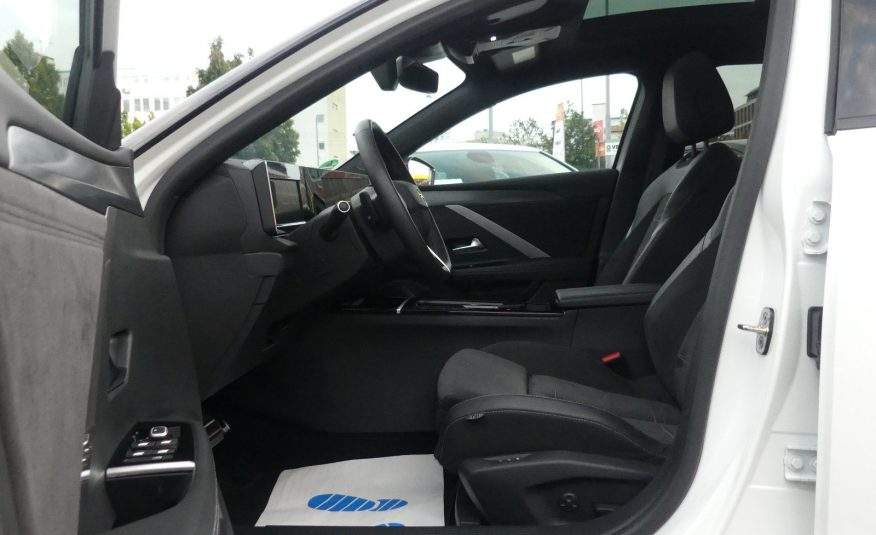 OPEL Astra Lim. Ultimate Intelli Aut ACC LED Leder
