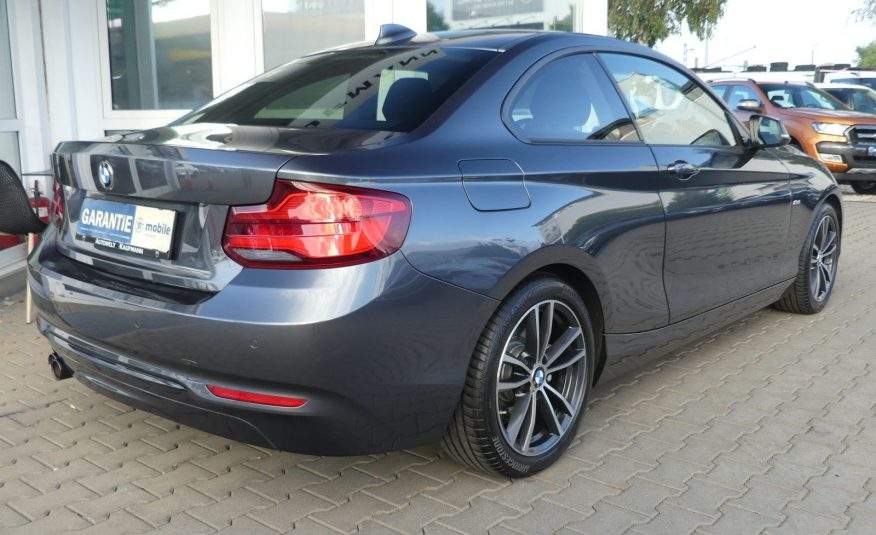 BMW 220i Sport-Aut. Sport Line Coupe LED Navi