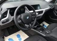 BMW 118i Advantage LED PDC AHK Navi CarPlay Android