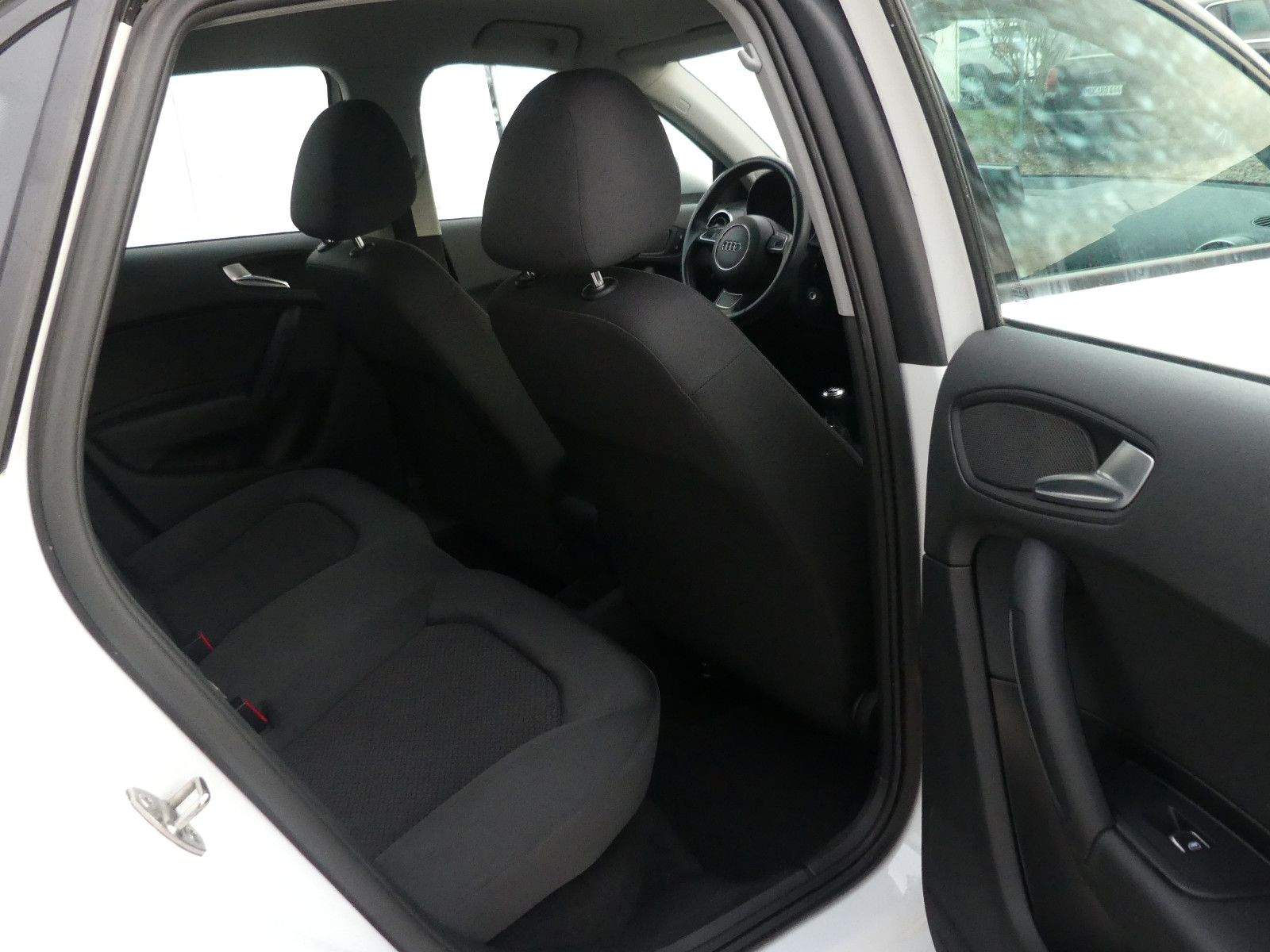 AUDI A1 Sportback 1.4 TFSI S-line Navi MMI Sitzhzg