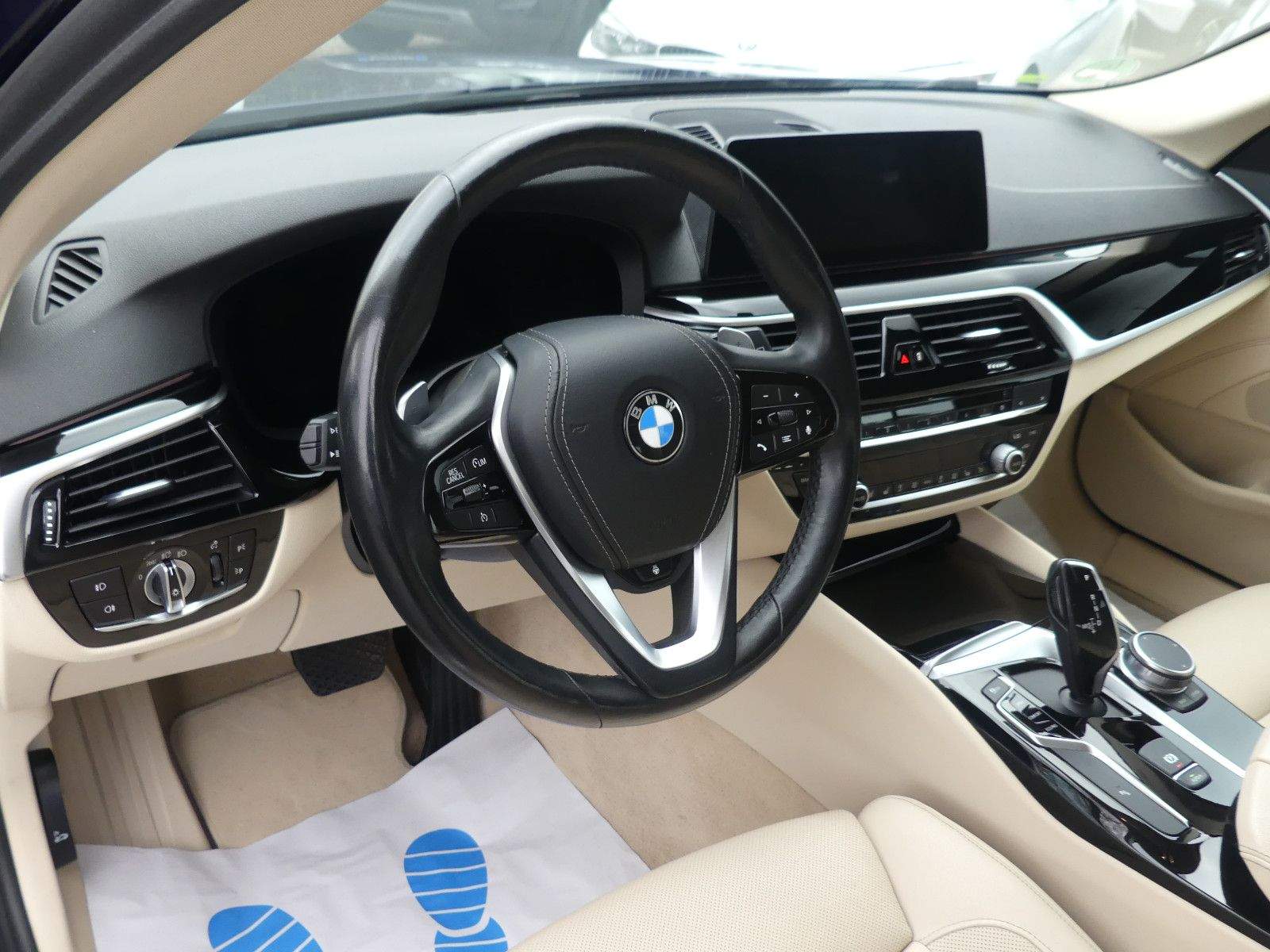 BMW 530d Touring Sport Line AHK Leder Navi-Profi Cam