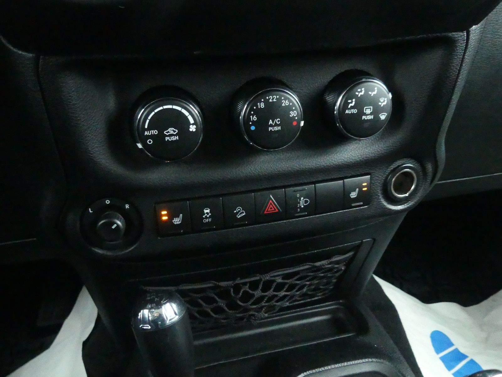 JEEP Wrangler Aut. Unlimited Sahara Dual-top Leder