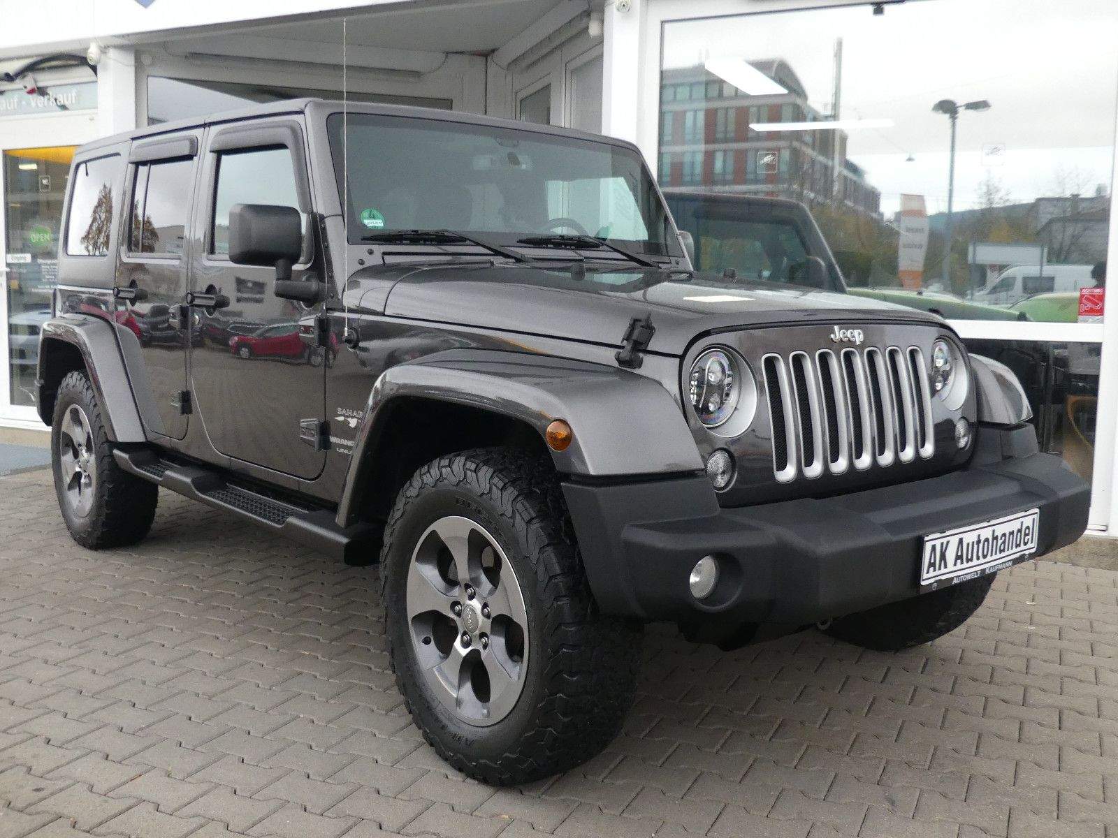 JEEP Wrangler Aut. Unlimited Sahara Dual-top Leder