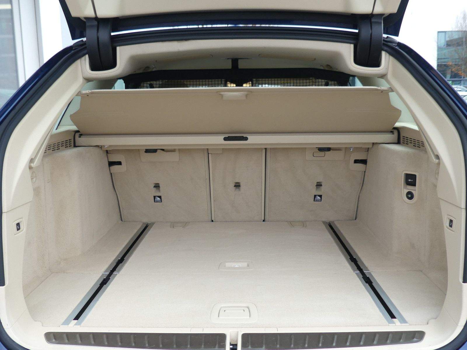 BMW 530d Touring Sport Line AHK Leder Navi-Profi Cam