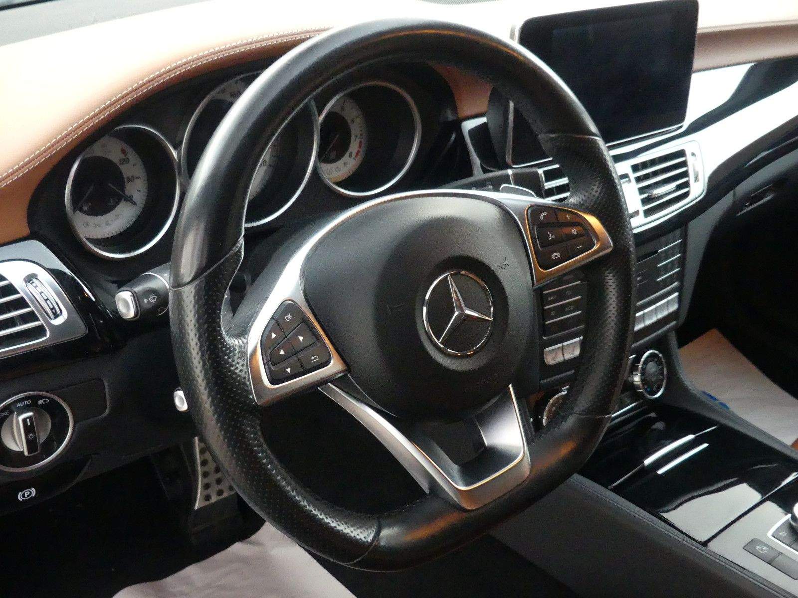 MERCEDES-BENZ CLS400 AMG 4Matic Shooting Brake H&K Massage