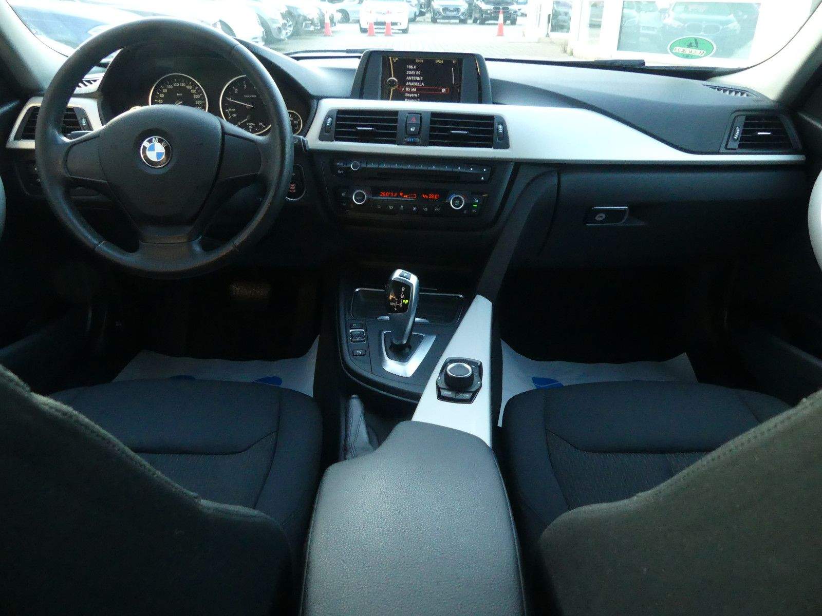 BMW 316i Touring Aut. PDC Sitzheizung Klima 2-Zonen