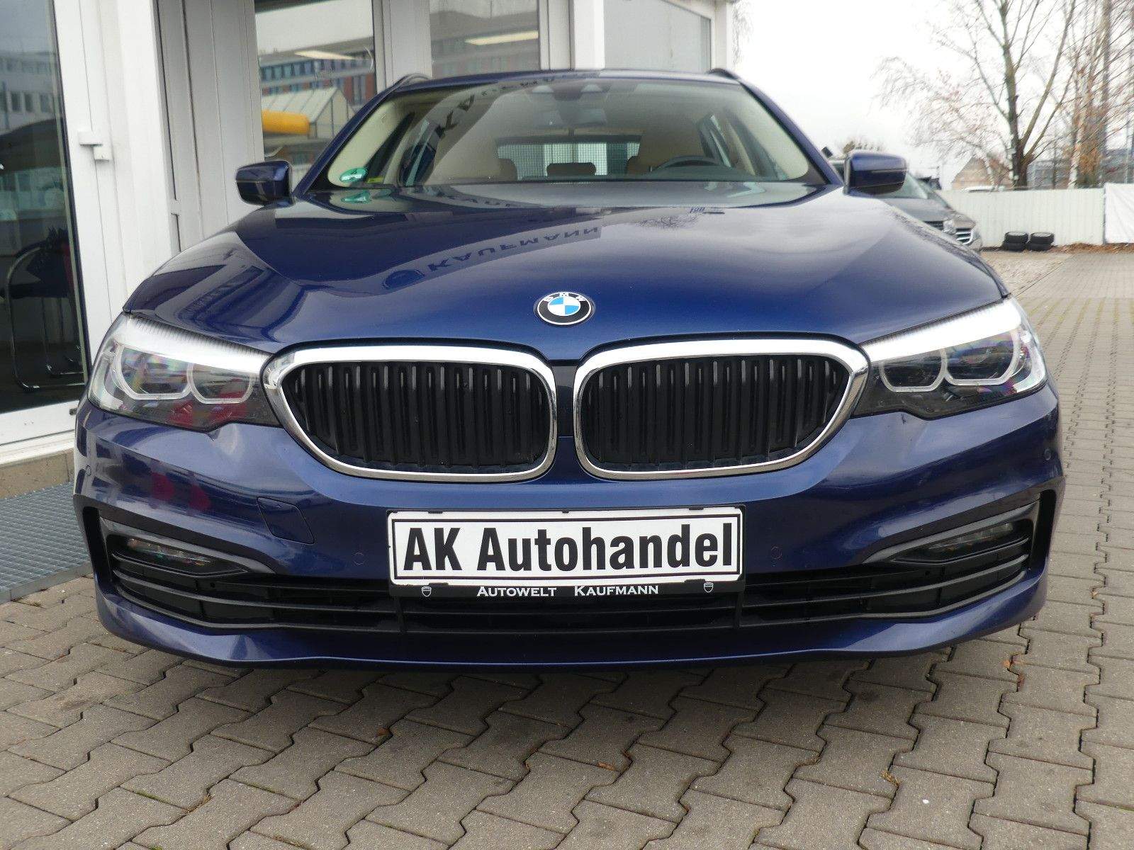 BMW 530d Touring Sport Line AHK Leder Navi-Profi Cam