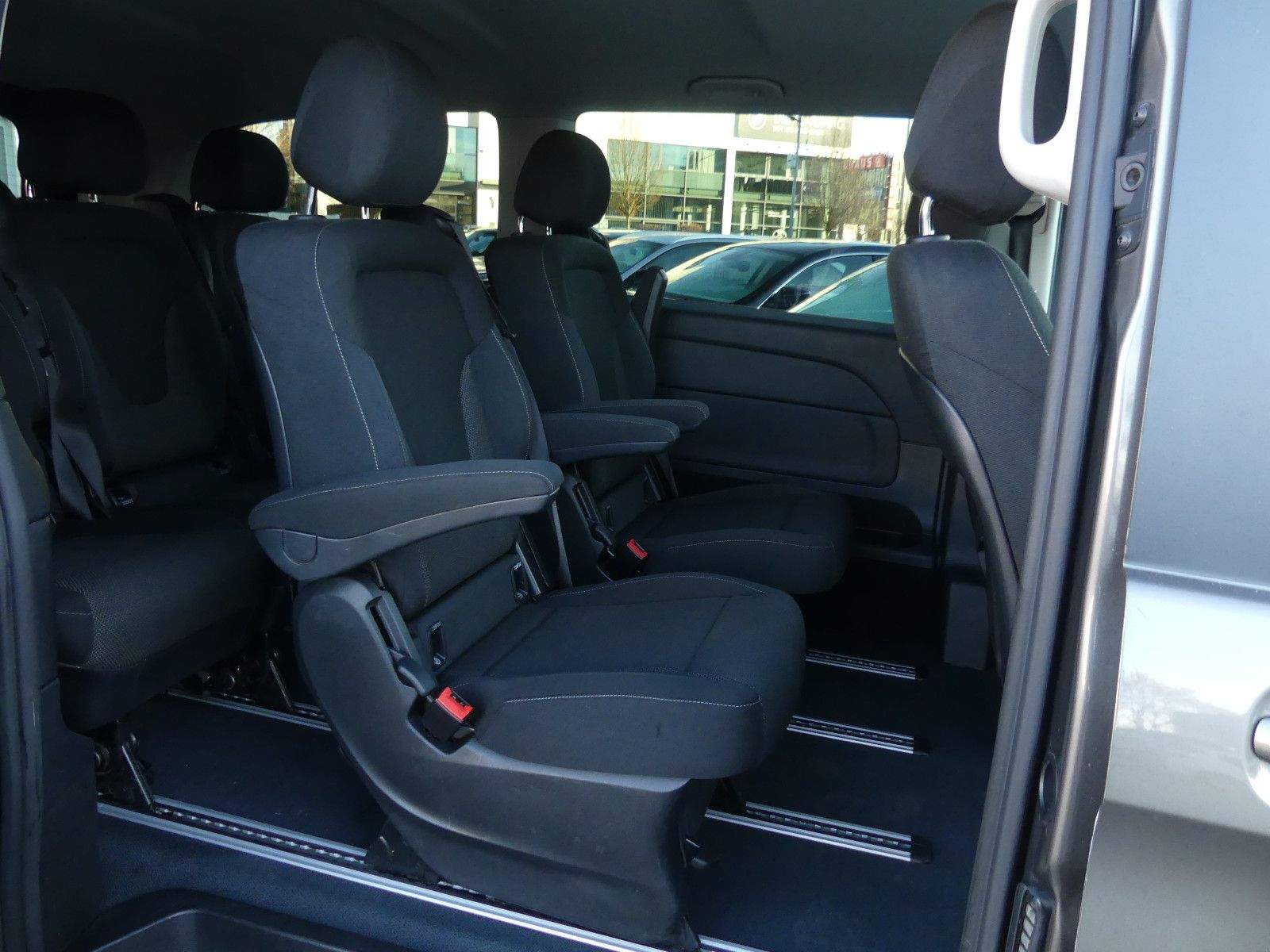 MERCEDES-BENZ V220D RISE Lang 7-sitzer AHK Klima