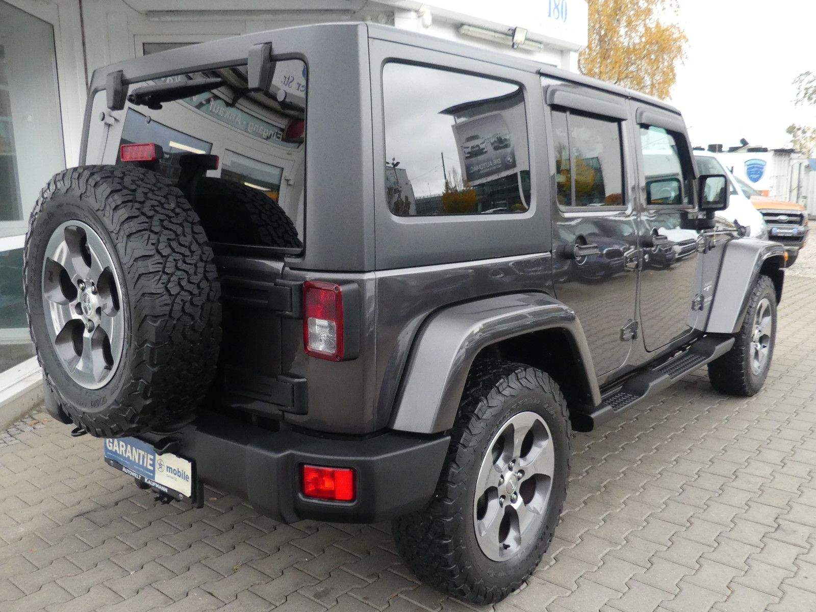 JEEP Wrangler Aut. Unlimited Sahara Dual-top Leder