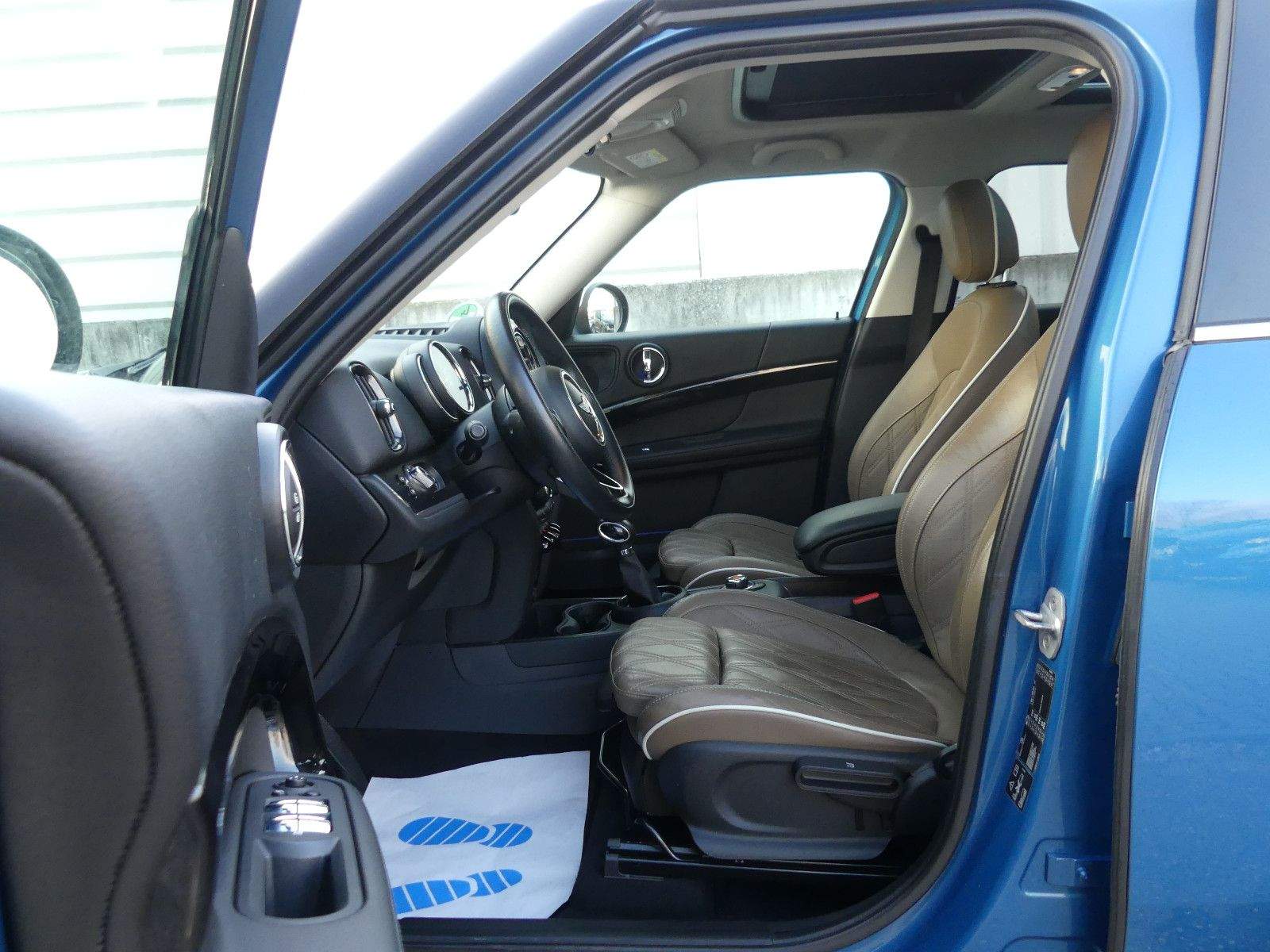 MINI Countryman Cooper All4 Leder Autom Pano PDC Navi
