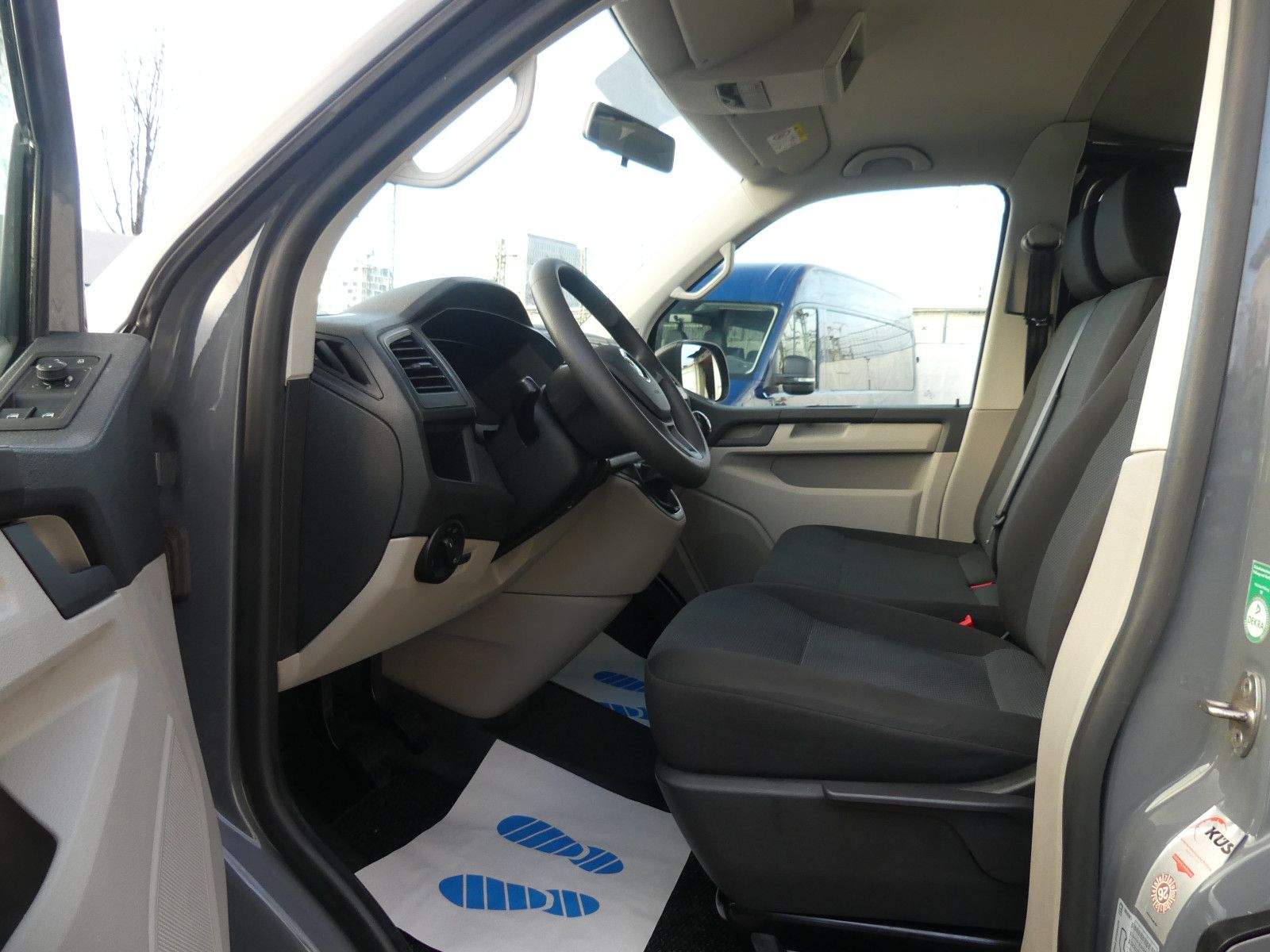 VW T6 Transporter 9-Sitzer Navi Kamera HUD EcoProfi