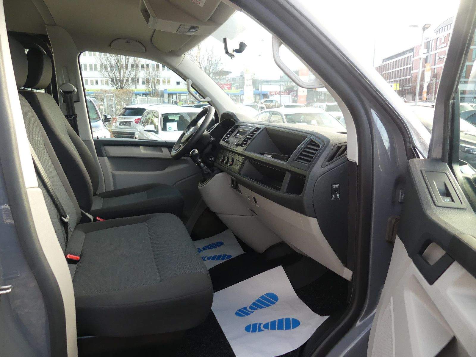 VW T6 Transporter 9-Sitzer Navi Kamera HUD EcoProfi