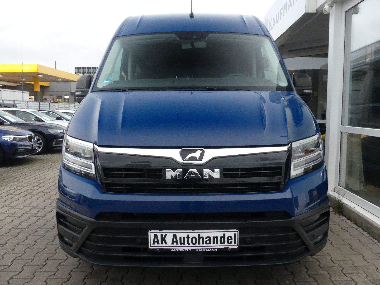 MAN TGE 3.180 4X4 SB 9-Sitzer Aut, AHK LED Kamera