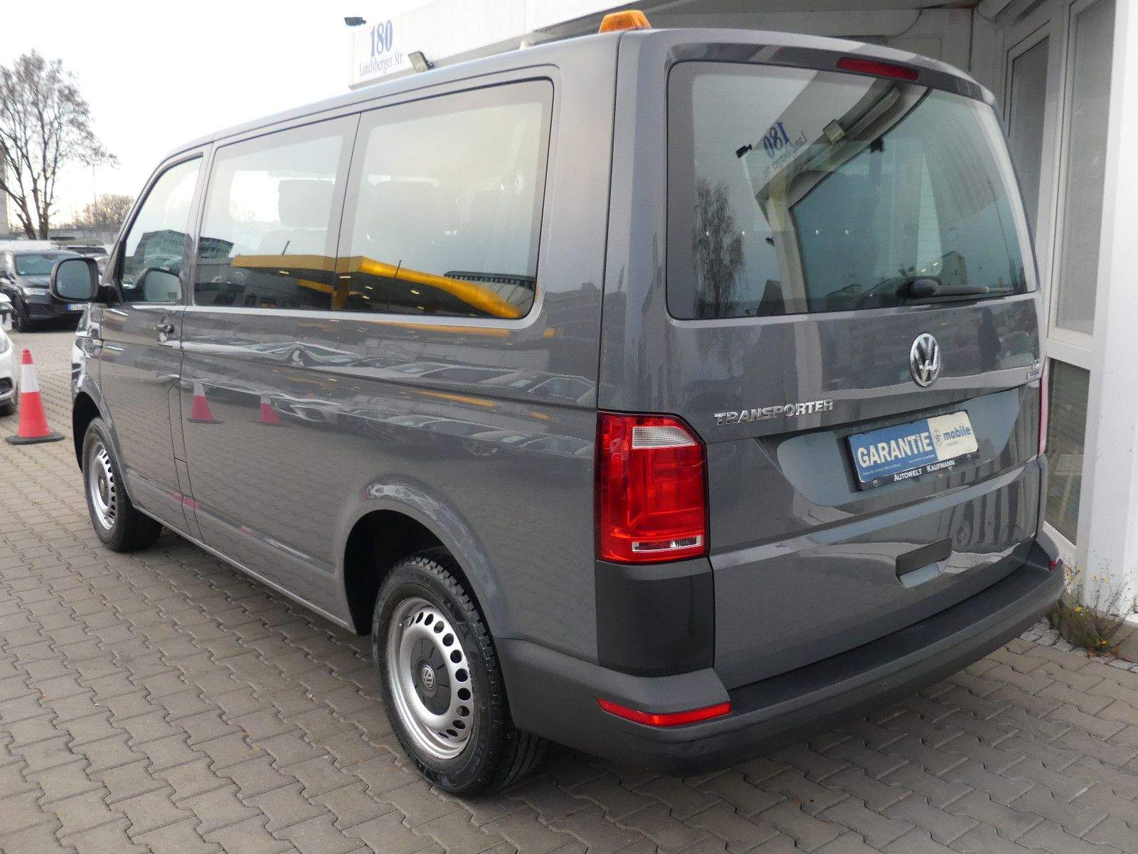 VW T6 Transporter 9-Sitzer Navi Kamera HUD EcoProfi
