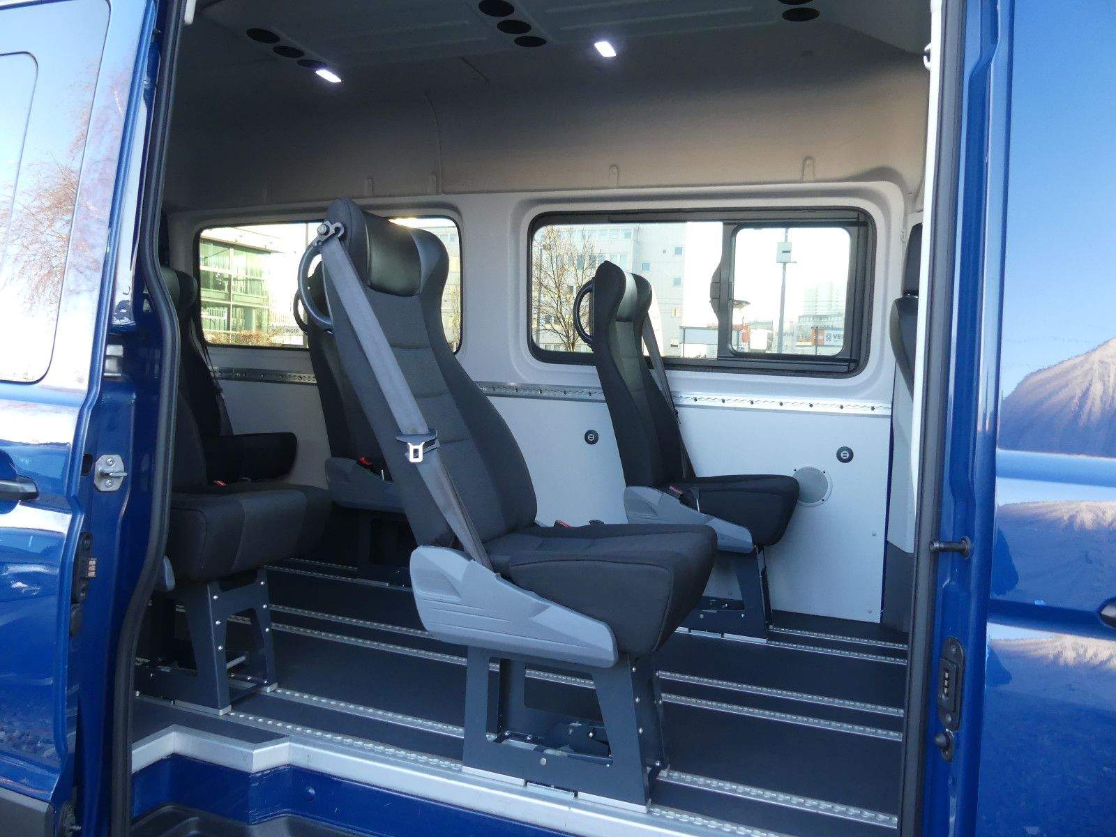 MAN TGE 3.180 4X4 SB 9-Sitzer Aut, AHK LED Kamera